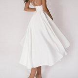 Elara - Robe Minimaliste Élégante